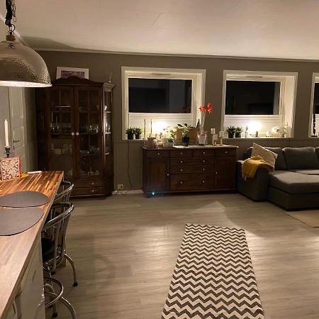 Lyngen, Mackay Appartment, Lyngen Lyngseidet Bagian luar foto