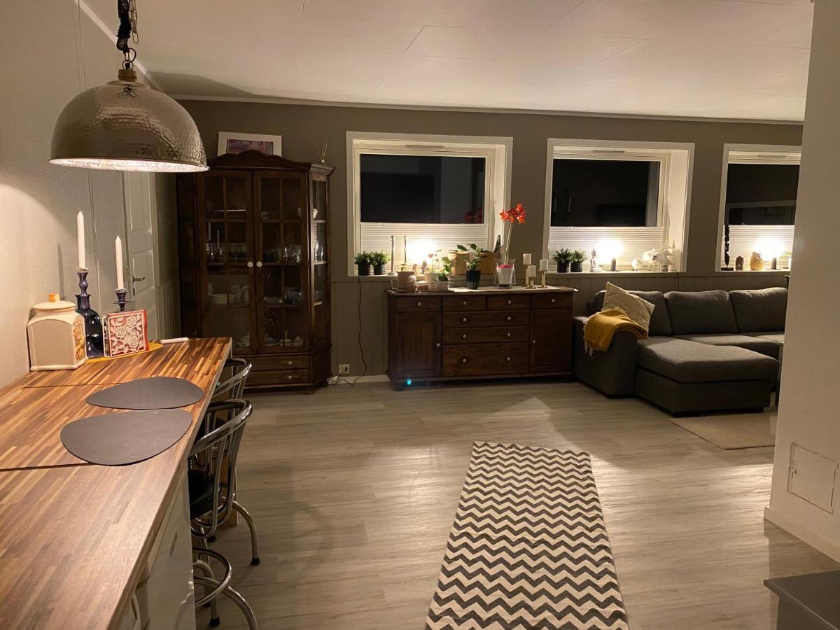 Lyngen, Mackay Appartment, Lyngen Lyngseidet Bagian luar foto