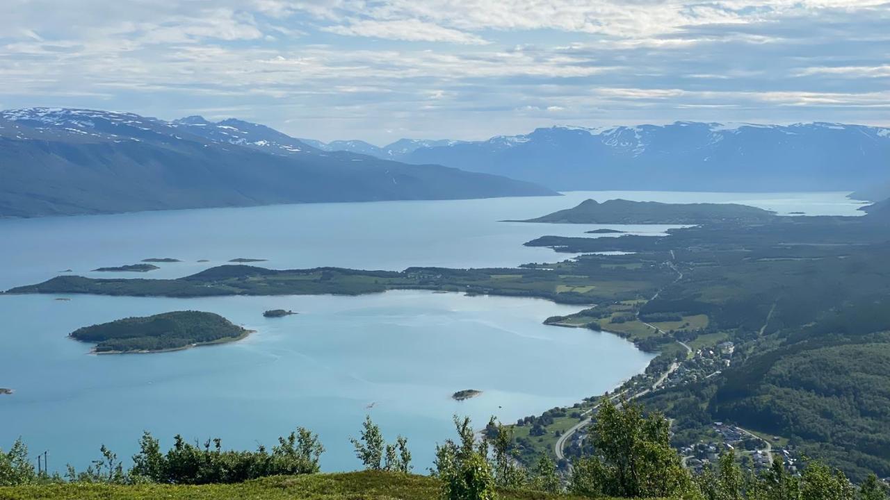 Lyngen, Mackay Appartment, Lyngen Lyngseidet Bagian luar foto