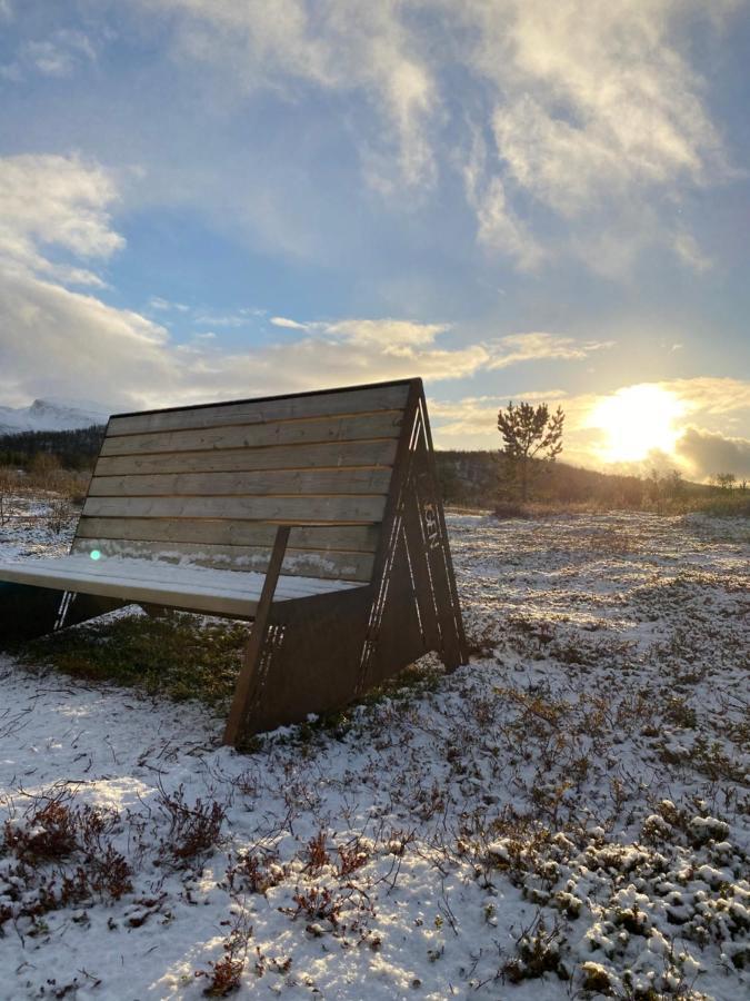 Lyngen, Mackay Appartment, Lyngen Lyngseidet Bagian luar foto