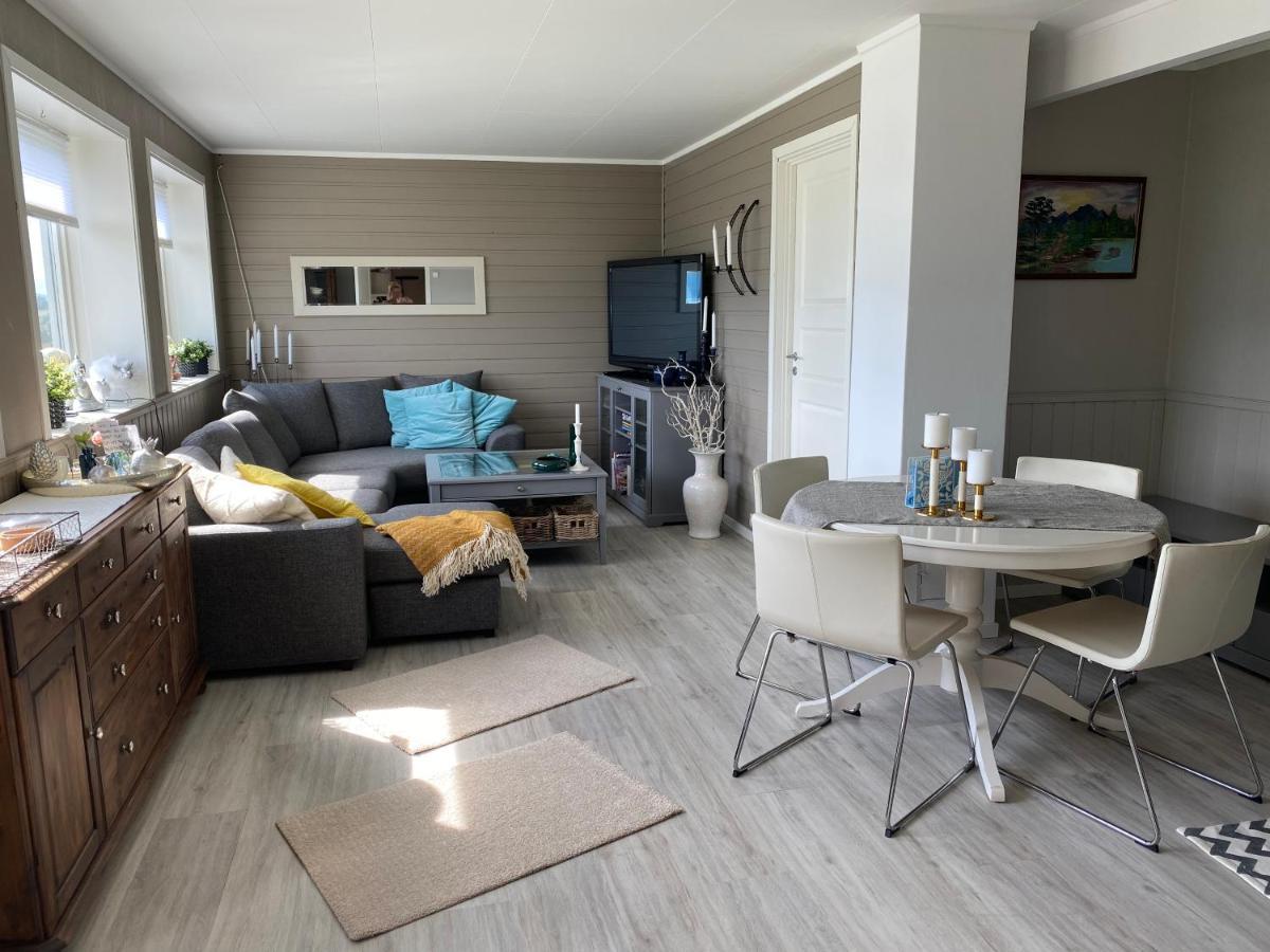Lyngen, Mackay Appartment, Lyngen Lyngseidet Bagian luar foto